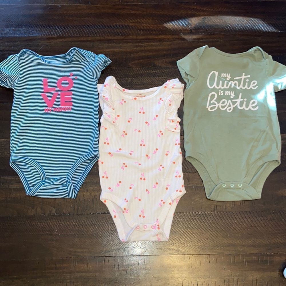18 M onesie bundle